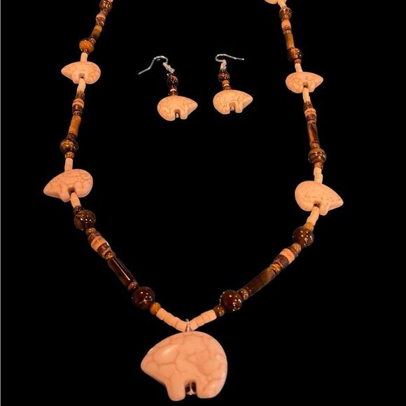 Zuni Bear Fetish Necklace Earring Set - Picture 4 of 6